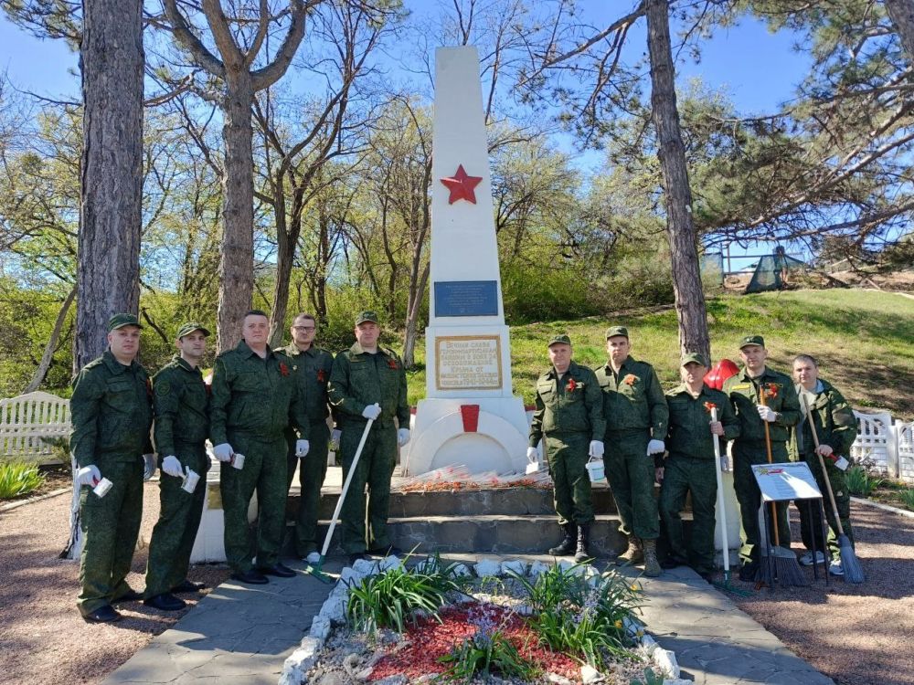 В канун Дня Великой Победы следователи СК благоустроили территорию братской могилы павших партизан в Добровском сельском поселении В канун Дня Великой Победы следователи СК благоустроили территорию братской могилы павших партизан в Добровском сельском поселении