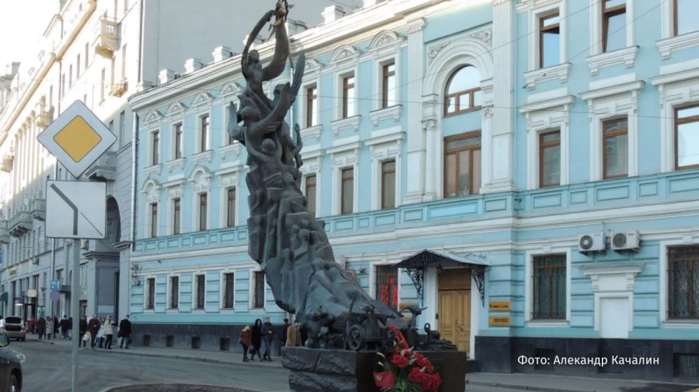 Самые известные работы Зураба Церетели, который скончался сегодня на 92-м году жизни, — в подборке "Известий": Самые известные работы Зураба Церетели, который скончался сегодня на 92-м году жизни, — в подборке "Известий":