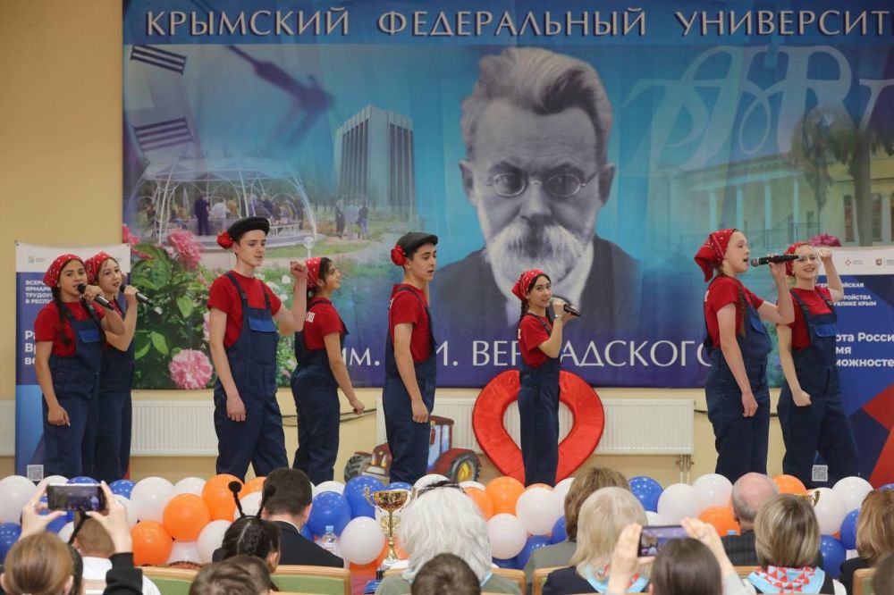 «Работа России. Время возможностей»: ярмарка трудоустройства в Республике Крым «Работа России. Время возможностей»: ярмарка трудоустройства в Республике Крым