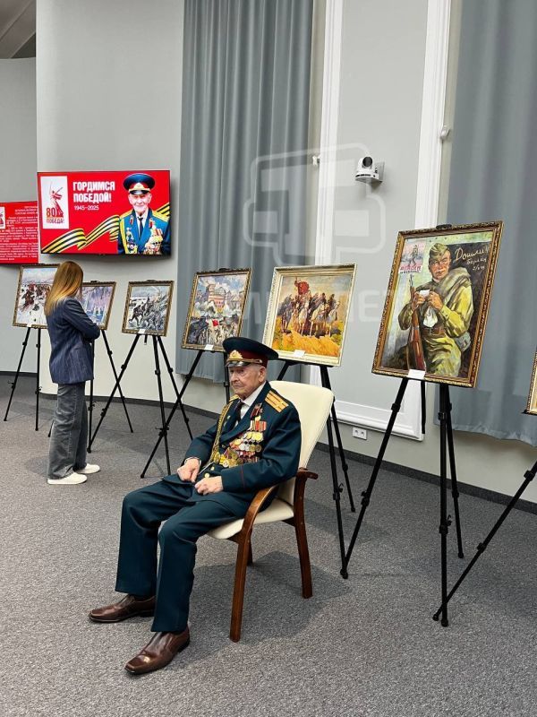 В Совете министров открыли персональную выставку Нинеля Ивановича Солопова, крымского художника и ветерана Великой Отечественной войны В Совете министров открыли персональную выставку Нинеля Ивановича Солопова, крымского художника и ветерана Великой Отечественной войны