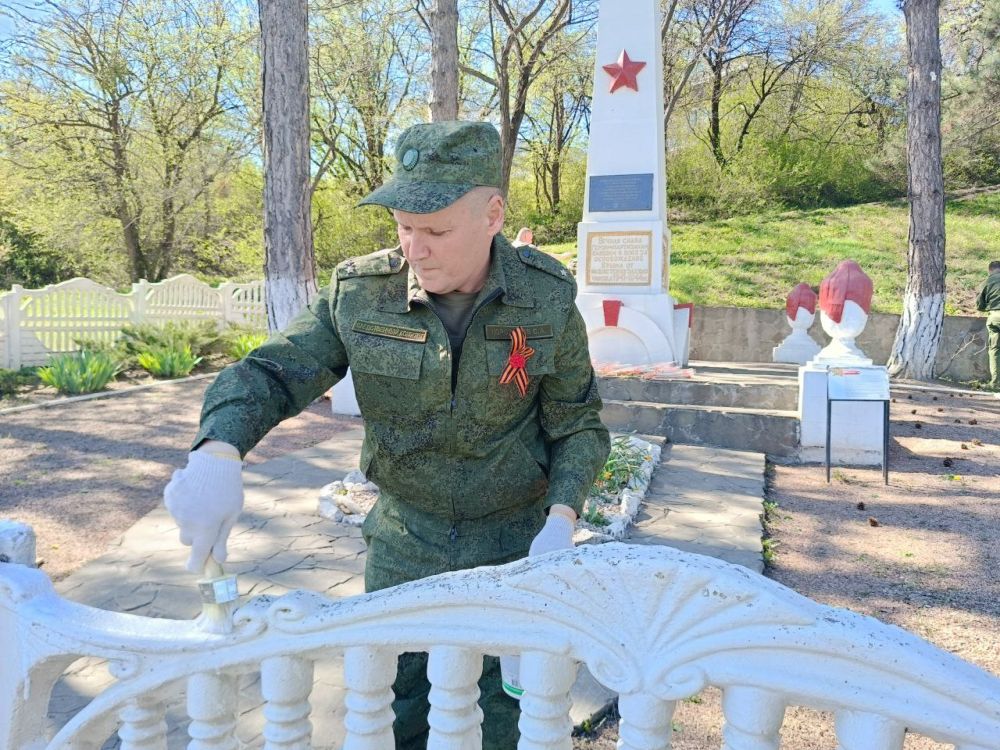 В канун Дня Великой Победы следователи СК благоустроили территорию братской могилы павших партизан в Добровском сельском поселении В канун Дня Великой Победы следователи СК благоустроили территорию братской могилы павших партизан в Добровском сельском поселении