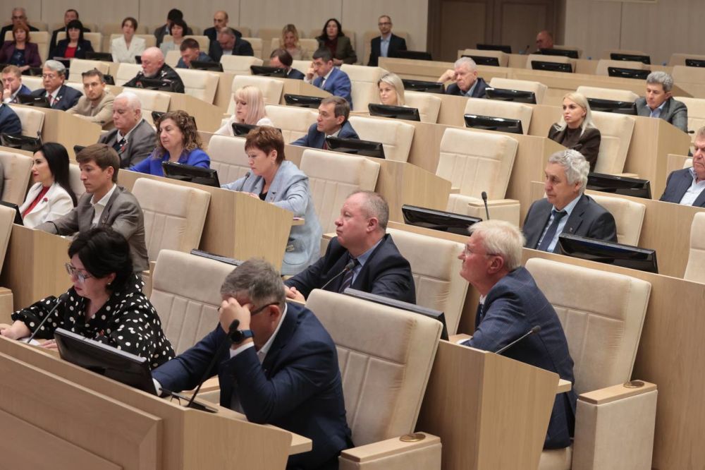 На заседании второй сессии Государственного Совета Республики Крым Председатель Совета Министров Юрий Гоцанюк представил доклад о социально-экономическом развитии региона за 2024 год На заседании второй сессии Государственного Совета Республики Крым Председатель Совета Министров Юрий Гоцанюк представил доклад о социально-экономическом развитии региона за 2024 год