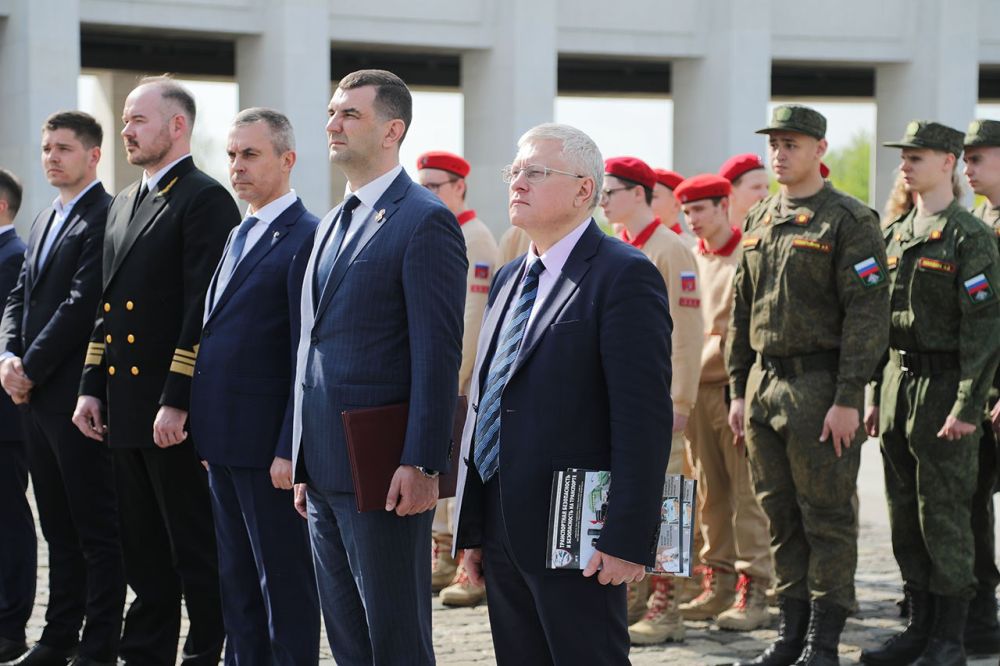 Огонь Победы отправился с Поклонной горы в 12 городов России Огонь Победы отправился с Поклонной горы в 12 городов России