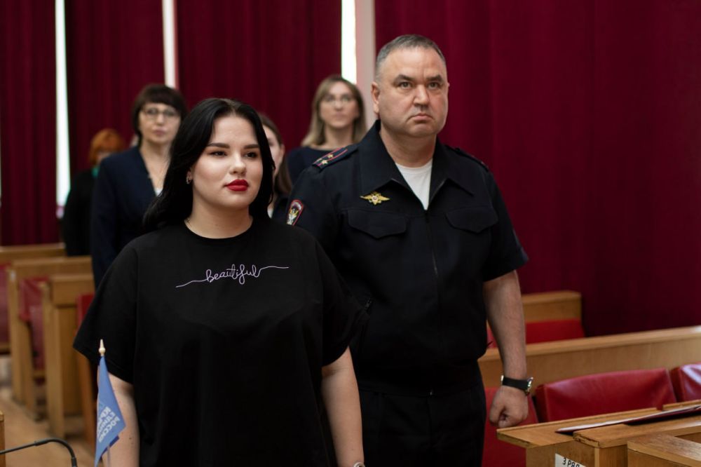 24 апреля глава муниципального образования городской округ Симферополь Республики Крым Виктор Агеев провел 17-ю очередную сессию Симферопольского горсовета 24 апреля глава муниципального образования городской округ Симферополь Республики Крым Виктор Агеев провел 17-ю очередную сессию Симферопольского горсовета
