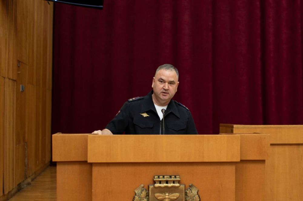 24 апреля глава муниципального образования городской округ Симферополь Республики Крым Виктор Агеев провел 17-ю очередную сессию Симферопольского горсовета 24 апреля глава муниципального образования городской округ Симферополь Республики Крым Виктор Агеев провел 17-ю очередную сессию Симферопольского горсовета