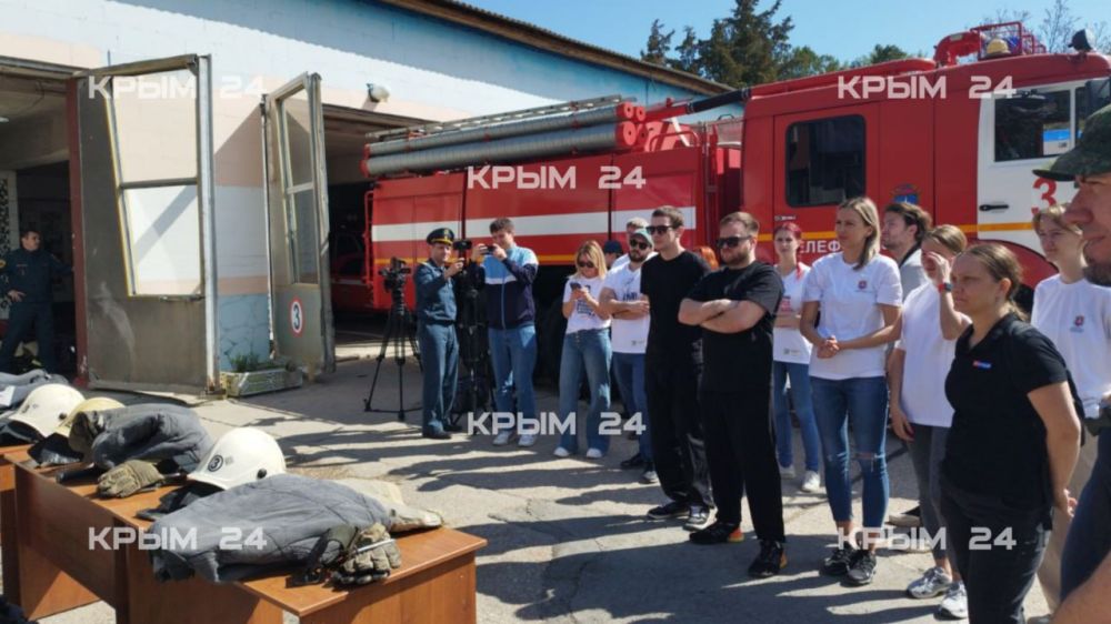 В Симферополе спасатели проводят квест для журналистов В Симферополе спасатели проводят квест для журналистов