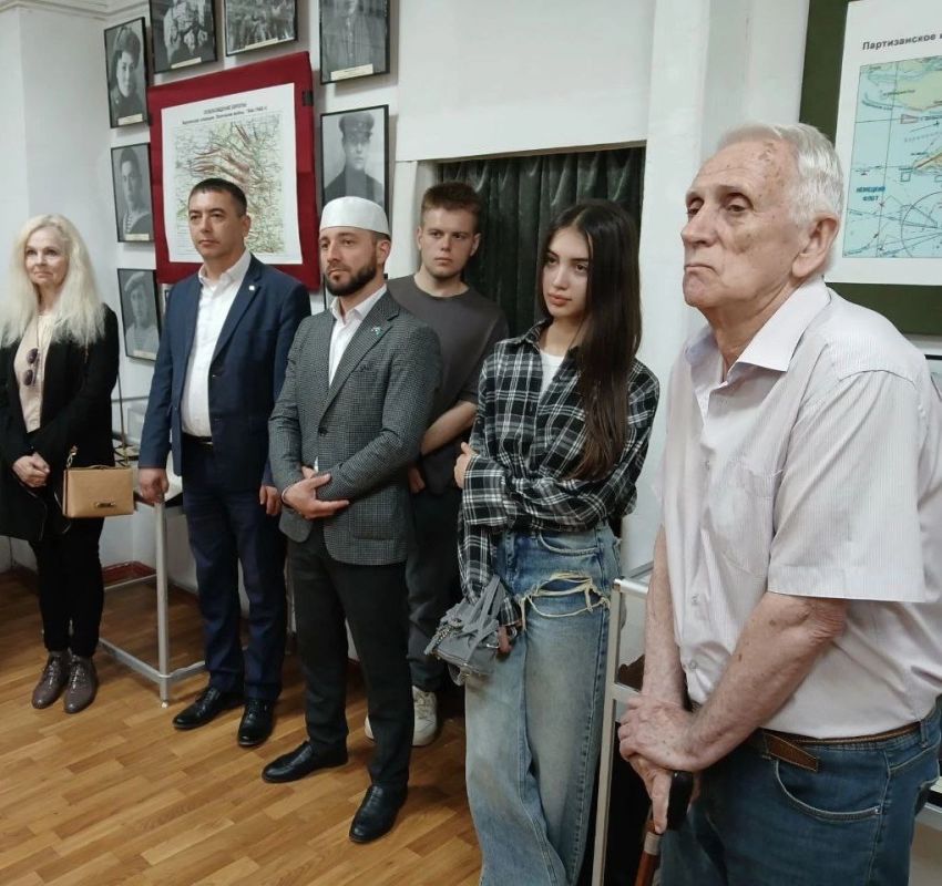 В Крымскотатарском музее культурно-исторического наследия открылась выставка, посвящённая героям Великой Отечественной войны В Крымскотатарском музее культурно-исторического наследия открылась выставка, посвящённая героям Великой Отечественной войны