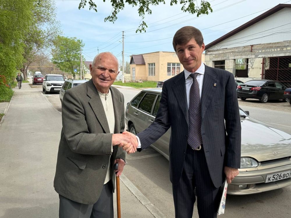 Иван Манучаров: На приёме граждан в Нижнегорском районе житель села Заречье Григорий Степанович Кузьменко обратился с просьбой о содействии в организации медицинской помощи для своей супруги