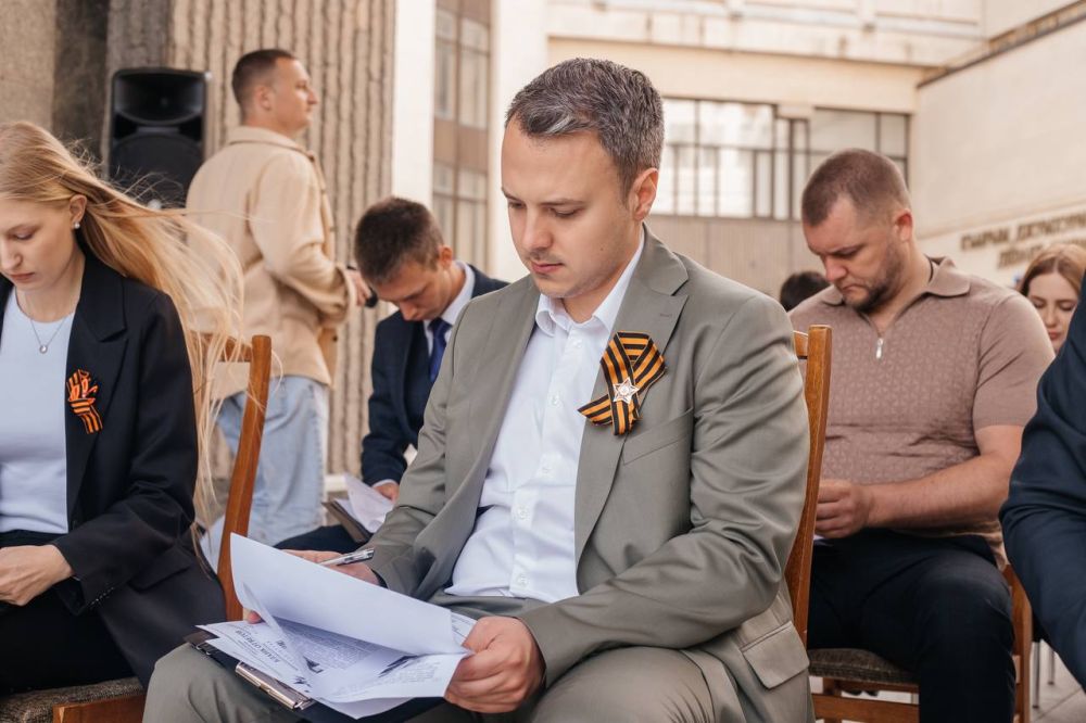 Алексей Зинченко: Знать, чтобы помнить!. На площадке Государственного Совета Республики Крым присоединился к Международной исторической акции «Диктант Победы» Алексей Зинченко: Знать, чтобы помнить!. На площадке Государственного Совета Республики Крым присоединился к Международной исторической акции «Диктант Победы»