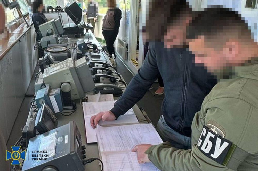 СБУ захватила в Черном море судно из Азии, которое везло зерно из Крыма СБУ захватила в Черном море судно из Азии, которое везло зерно из Крыма