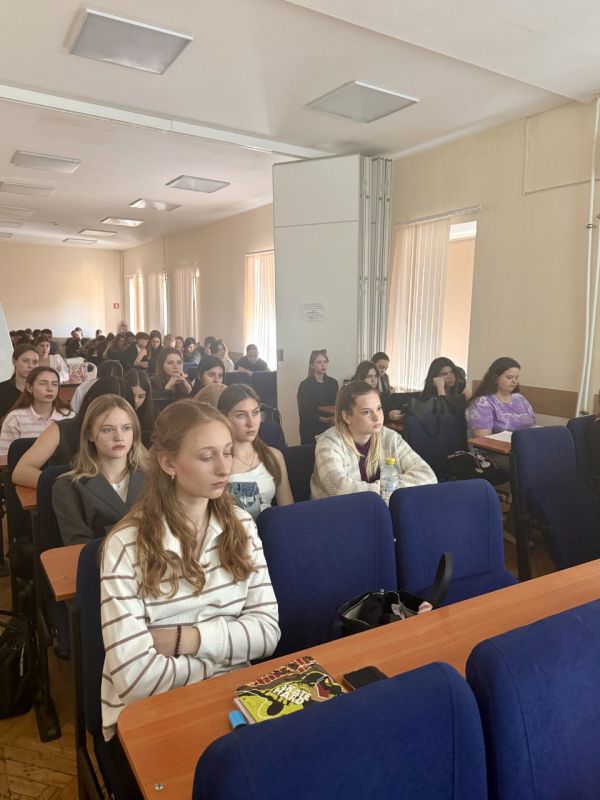 Отдел регистрации рождения города Симферополя проводил тематическую лекцию, посвященную 80-летию Победы в Великой Отечественной войне, на тему: «Во имя мира на земле» для студентов Крымского филиала ФГБОУВО «Российский... Отдел регистрации рождения города Симферополя проводил тематическую лекцию, посвященную 80-летию Победы в Великой Отечественной войне, на тему: «Во имя мира на земле» для студентов Крымского филиала ФГБОУВО «Российский...