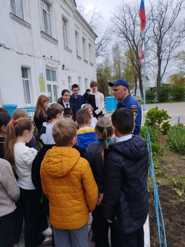 Детям о Великой Победе. В преддверии 80-летия Великой Победы наши сотрудники продолжают проводить уроки мужества для подрастающего поколения