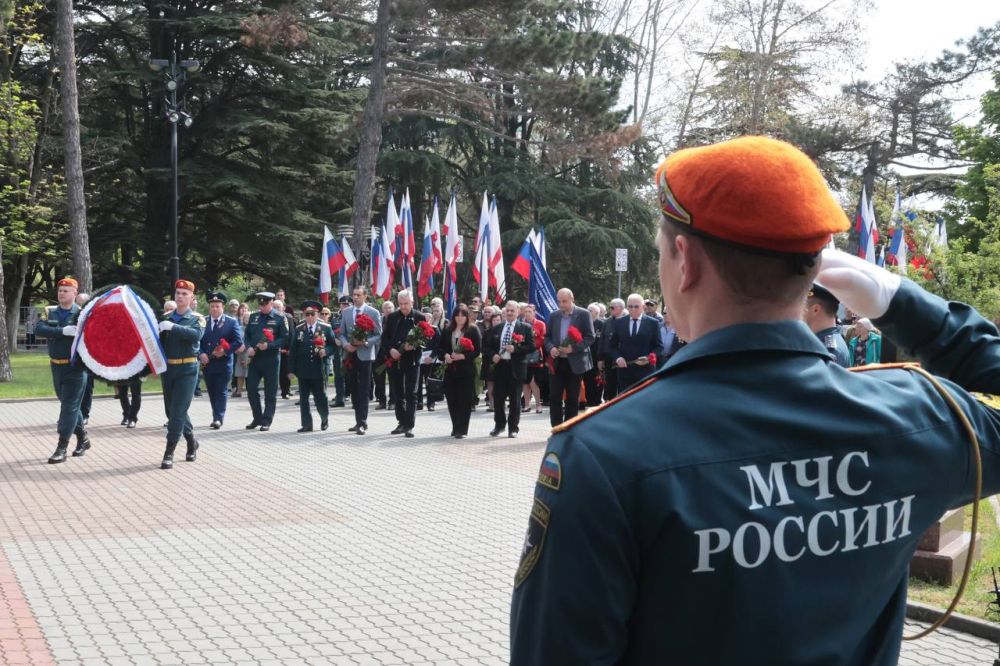 В Крыму почтили память жертв Чернобыльской катастрофы В Крыму почтили память жертв Чернобыльской катастрофы