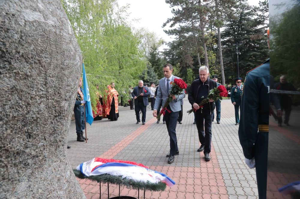 В Крыму почтили память жертв Чернобыльской катастрофы В Крыму почтили память жертв Чернобыльской катастрофы