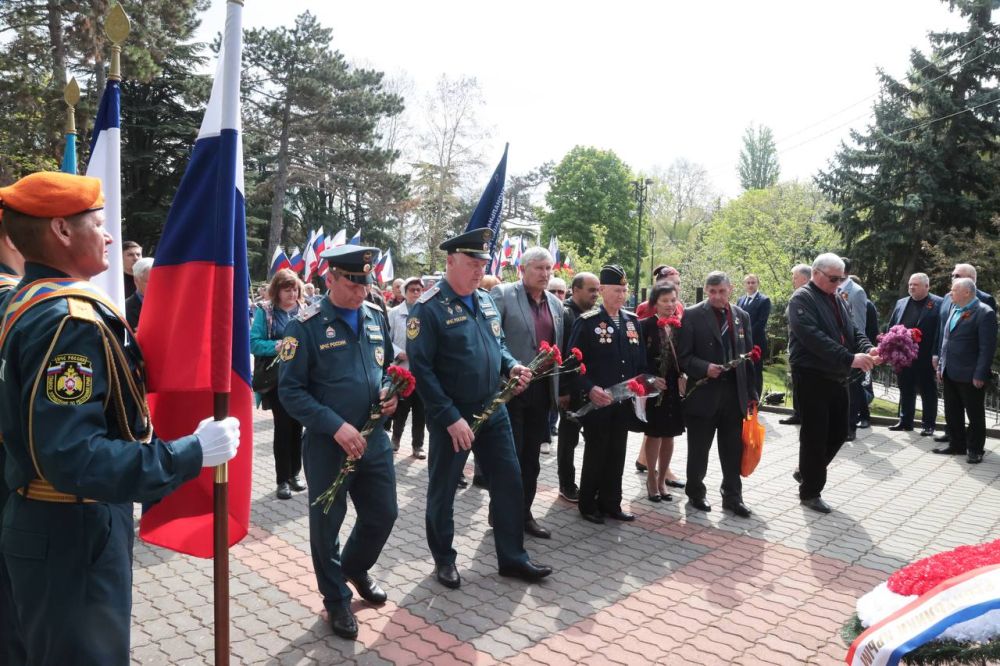 В Крыму почтили память жертв Чернобыльской катастрофы В Крыму почтили память жертв Чернобыльской катастрофы