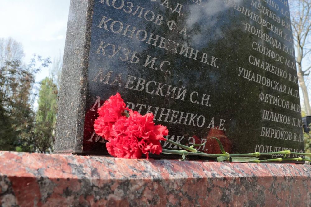 В Крыму почтили память жертв Чернобыльской катастрофы В Крыму почтили память жертв Чернобыльской катастрофы