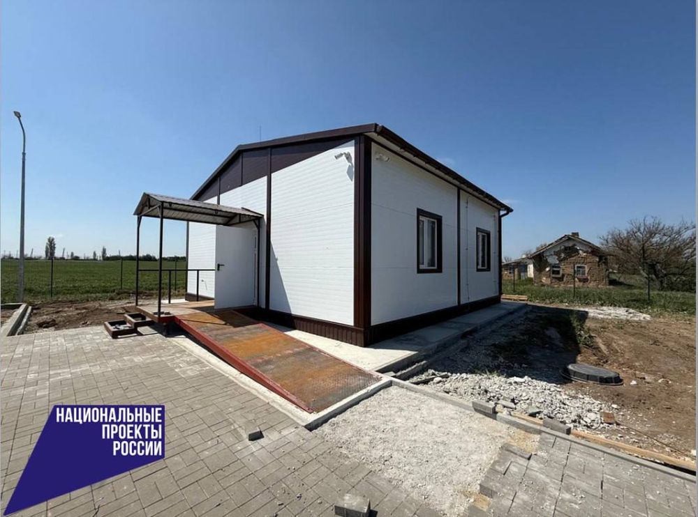 Антон Кравец: С целью мониторинга выполнения строительных работ мой коллега - председатель Нижнегорского районного совета Дмитрий Мильгевский посетил ФАП с.Буревестник