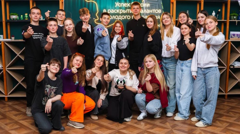 Алексей Зинченко: С первым юбилеем!. Искренне поздравляю с Днём рождения АНО «Дом Молодежи»! Пять лет – это не просто дата, а период становления, развития и ярких достижений Алексей Зинченко: С первым юбилеем!. Искренне поздравляю с Днём рождения АНО «Дом Молодежи»! Пять лет – это не просто дата, а период становления, развития и ярких достижений