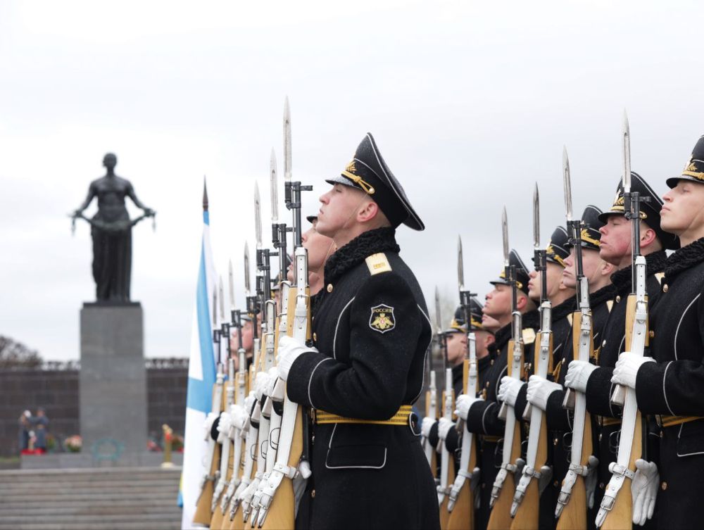 Владимир Константинов: В преддверии 80-летия Великой Победы в рамках мероприятий Совета законодателей России почтили память солдат и мирных жителей, погибших в годы Великой Отечественной войны, на Пискаревском мемориальном... Владимир Константинов: В преддверии 80-летия Великой Победы в рамках мероприятий Совета законодателей России почтили память солдат и мирных жителей, погибших в годы Великой Отечественной войны, на Пискаревском мемориальном...