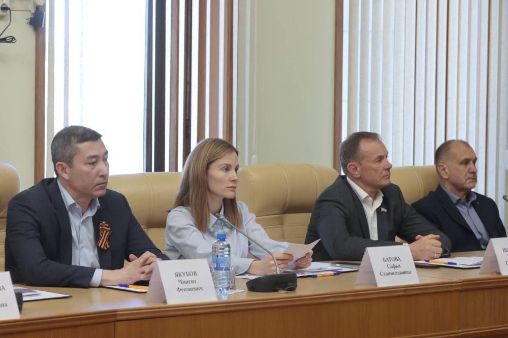На заседании Комитета по промышленности, торговле и предпринимательству под председательством Оксаны Доброрез депутаты обсудили вопросы, касающиеся цен на социально значимые продовольственные товары, и функционирования... На заседании Комитета по промышленности, торговле и предпринимательству под председательством Оксаны Доброрез депутаты обсудили вопросы, касающиеся цен на социально значимые продовольственные товары, и функционирования...