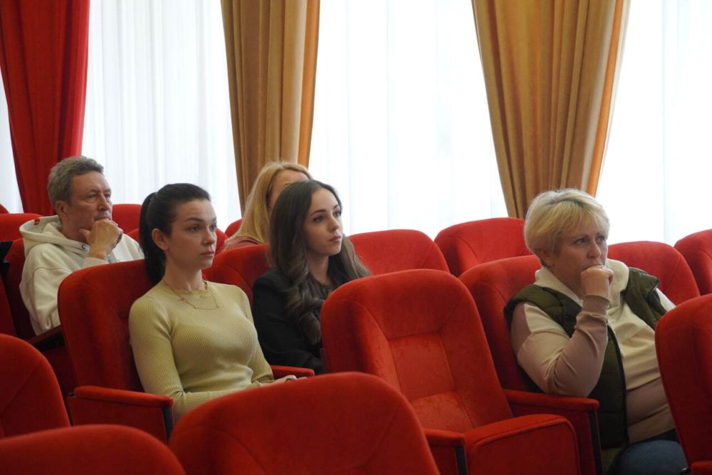 #городские_новости. В администрации Керчи обсудили концепцию благоустройства территории в Героевском #городские_новости. В администрации Керчи обсудили концепцию благоустройства территории в Героевском