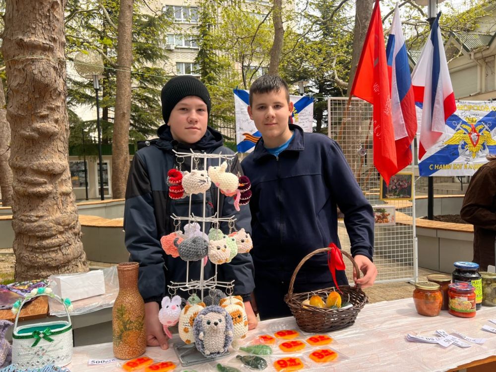 На благотворительной ярмарке в Форосе собрали около 40 тысяч рублей На благотворительной ярмарке в Форосе собрали около 40 тысяч рублей