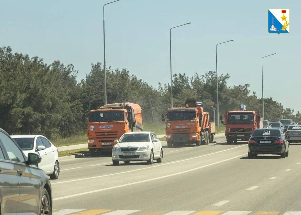 «Севастопольский Автодор» продолжает очищать улицы города «Севастопольский Автодор» продолжает очищать улицы города