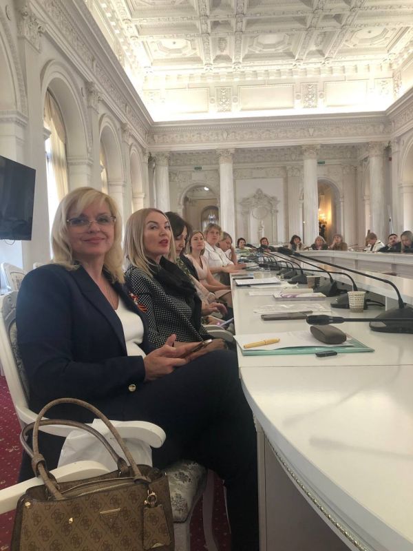 Наталья Резниченко: Сегодня я приняла участие в работе II МЕЖДУНАРОДНОЙ НАУЧНО-ПРАКТИЧЕСКОЙ КОНФЕРЕНЦИИ ОБРАЗОВАНИЕ В ИЗМЕНЯЮЩЕМСЯ МИРЕ: ИСТОРИЧЕСКИЙ ОПЫТ И ВЫЗОВЫ СОВРЕМЕННОСТИ, которая проходит в Ливадийском дворце г.... Наталья Резниченко: Сегодня я приняла участие в работе II МЕЖДУНАРОДНОЙ НАУЧНО-ПРАКТИЧЕСКОЙ КОНФЕРЕНЦИИ ОБРАЗОВАНИЕ В ИЗМЕНЯЮЩЕМСЯ МИРЕ: ИСТОРИЧЕСКИЙ ОПЫТ И ВЫЗОВЫ СОВРЕМЕННОСТИ, которая проходит в Ливадийском дворце г....