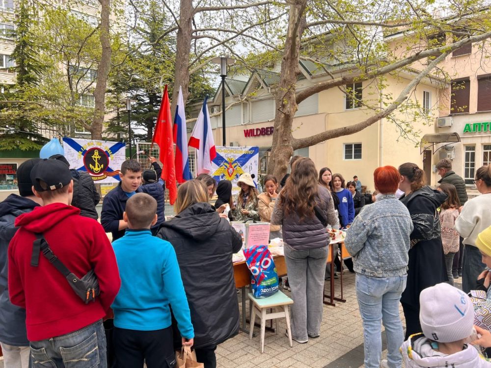 В Форосе прошла благотворительная ярмарка в поддержку участников СВО В Форосе прошла благотворительная ярмарка в поддержку участников СВО