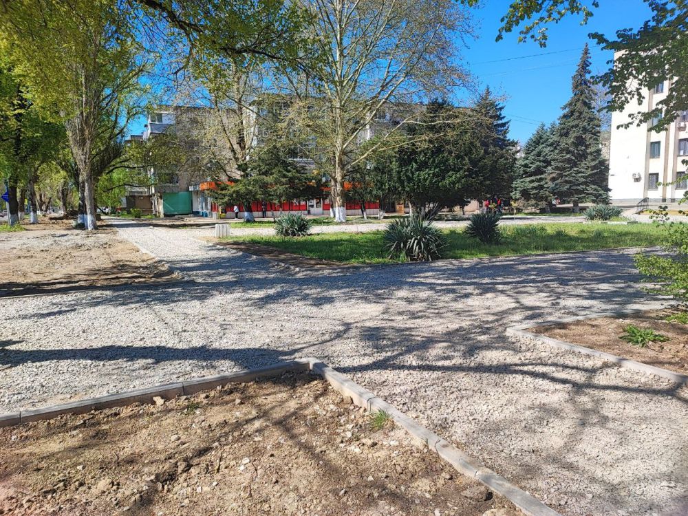 В Керчи восстанавливают тротуары после работ по реконструкции магистрального водовода В Керчи восстанавливают тротуары после работ по реконструкции магистрального водовода