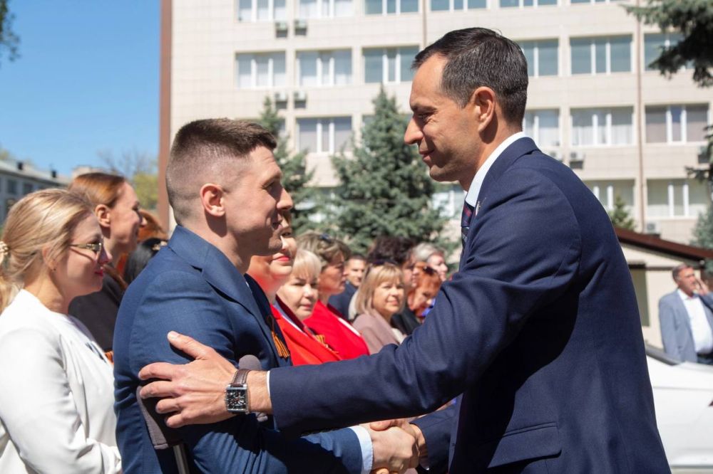 В канун 1 Мая торжественно открыта обновлённая Доска Почёта Симферопольского района В канун 1 Мая торжественно открыта обновлённая Доска Почёта Симферопольского района