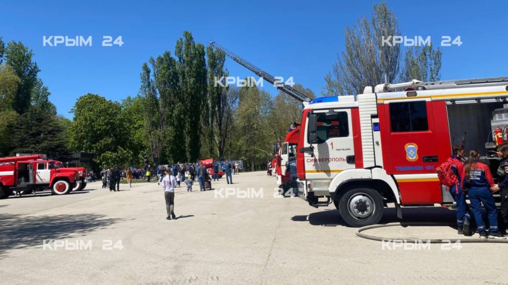 В Симферополе работает интерактивная выставка техники МЧС В Симферополе работает интерактивная выставка техники МЧС