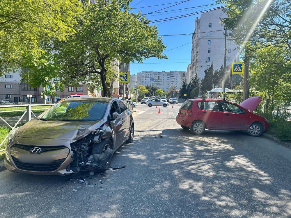 В Севастополе подросток стал причиной ДТП и получил травмы В Севастополе подросток стал причиной ДТП и получил травмы