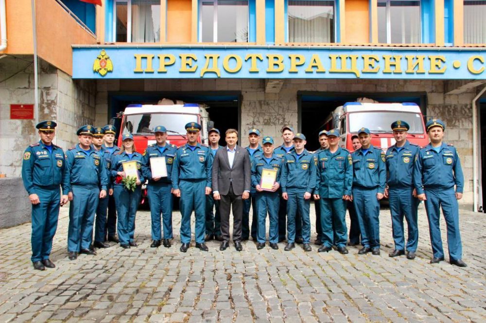 Константин Шимановский: Сегодня свой профессиональный праздник отмечают наши доблестные огнеборцы! Пожарными становятся самые мужественные, смелые и отважные Константин Шимановский: Сегодня свой профессиональный праздник отмечают наши доблестные огнеборцы! Пожарными становятся самые мужественные, смелые и отважные