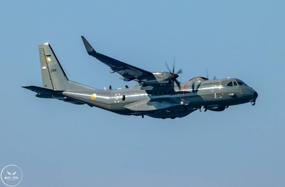 На злобу дня.. Базовый морской патрульный самолет C-295MPA оснащенный разработанной Airbus тактической системой FITS (Fully Integrated Tactical System), с установленной в нижней части фюзеляжа РЛС EL/M-2220A, размещенной в... На злобу дня.. Базовый морской патрульный самолет C-295MPA оснащенный разработанной Airbus тактической системой FITS (Fully Integrated Tactical System), с установленной в нижней части фюзеляжа РЛС EL/M-2220A, размещенной в...