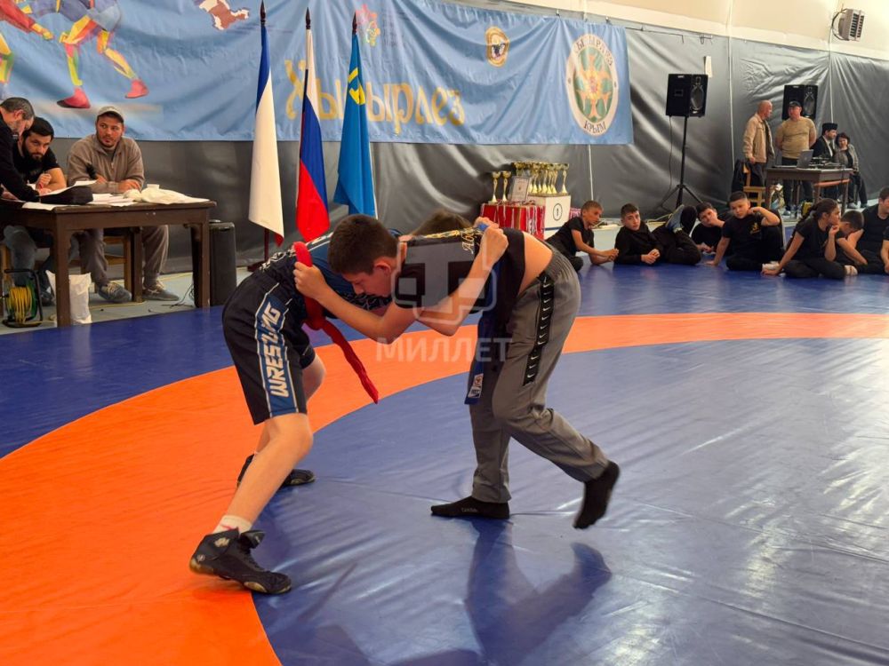 В селе Родниково Симферопольского района прошли соревнования по борьбе на поясах куреш В селе Родниково Симферопольского района прошли соревнования по борьбе на поясах куреш