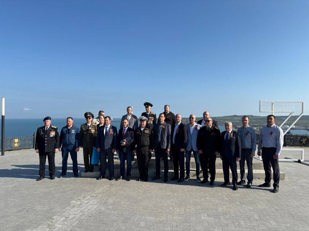 4 мая в Городе-Герое Керчь, на горе Митридат, состоялось торжественное мероприятие, посвящённое автопробегу «ГОРОДА-ГЕРОИ – ГОРОДА ГЕРОЕВ» 4 мая в Городе-Герое Керчь, на горе Митридат, состоялось торжественное мероприятие, посвящённое автопробегу «ГОРОДА-ГЕРОИ – ГОРОДА ГЕРОЕВ»
