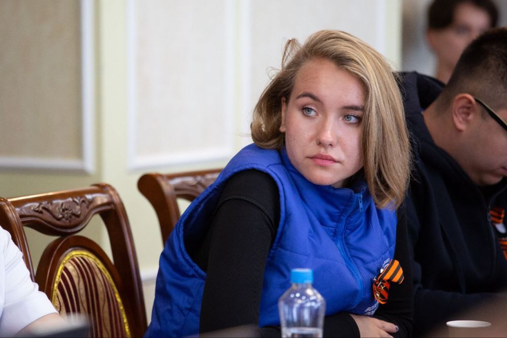 Владимир Константинов: В КФУ имени В.И. Вернадского встретился с крымской молодёжью, ответил на вопросы студентов, касающиеся патриотического воспитания, сохранения исторической памяти, роли военных медиков в годы Великой... Владимир Константинов: В КФУ имени В.И. Вернадского встретился с крымской молодёжью, ответил на вопросы студентов, касающиеся патриотического воспитания, сохранения исторической памяти, роли военных медиков в годы Великой...