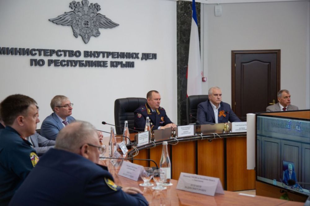 Владимир Константинов: Указом Президента России Владимира Владимировича Путина новым Министром внутренних дел по Республике Крым назначен генерал-майор полиции Алексей Петрович Дмитриев Владимир Константинов: Указом Президента России Владимира Владимировича Путина новым Министром внутренних дел по Республике Крым назначен генерал-майор полиции Алексей Петрович Дмитриев