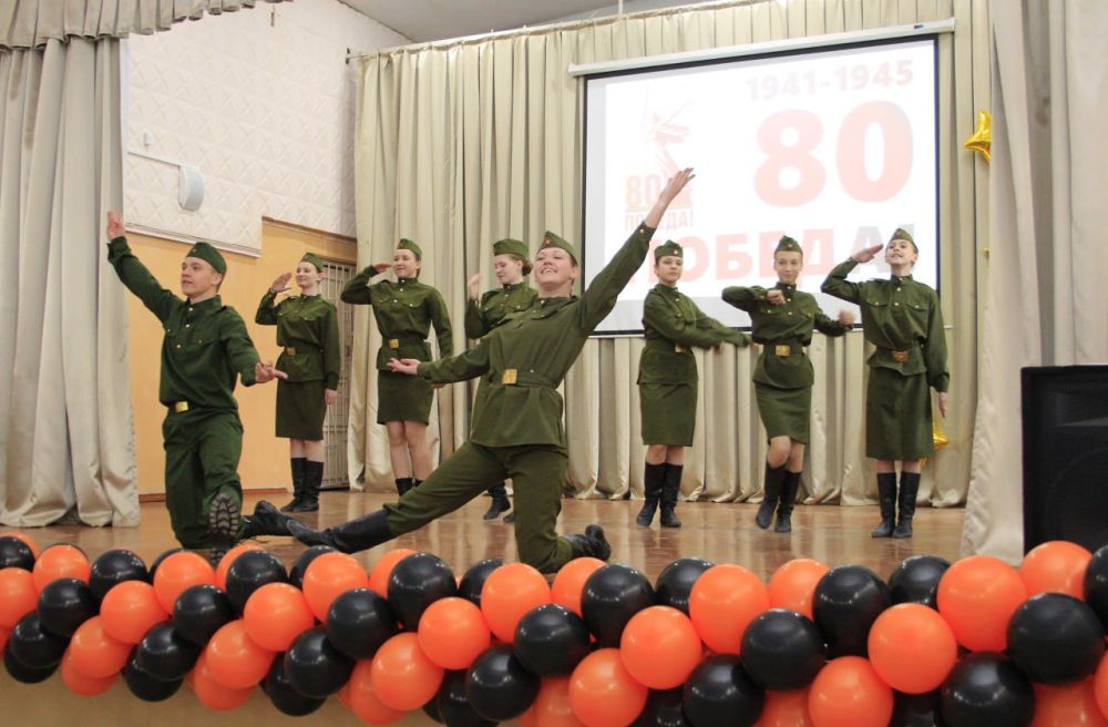 В Симферополе состоялся гала-концерт муниципального фестиваля народного творчества «Салют Победы», посвящённого 80-й годовщине Победы в Великой Отечественной войне 1941–1945 годов В Симферополе состоялся гала-концерт муниципального фестиваля народного творчества «Салют Победы», посвящённого 80-й годовщине Победы в Великой Отечественной войне 1941–1945 годов