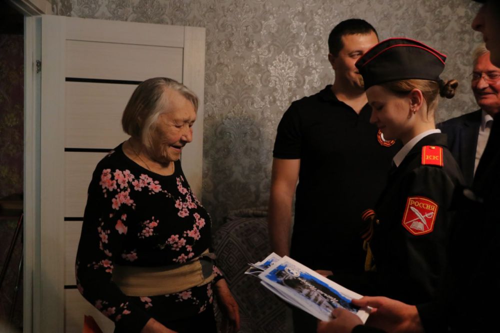Ольга Урайкина: Далее совместно с депутатом Государственного Совета Республики Крым Василием Рогатиным, главой Бахчисарайского городского совета Ольгой Кулинченко, депутатами Бахчисарайского городского совета Евгением... Ольга Урайкина: Далее совместно с депутатом Государственного Совета Республики Крым Василием Рогатиным, главой Бахчисарайского городского совета Ольгой Кулинченко, депутатами Бахчисарайского городского совета Евгением...