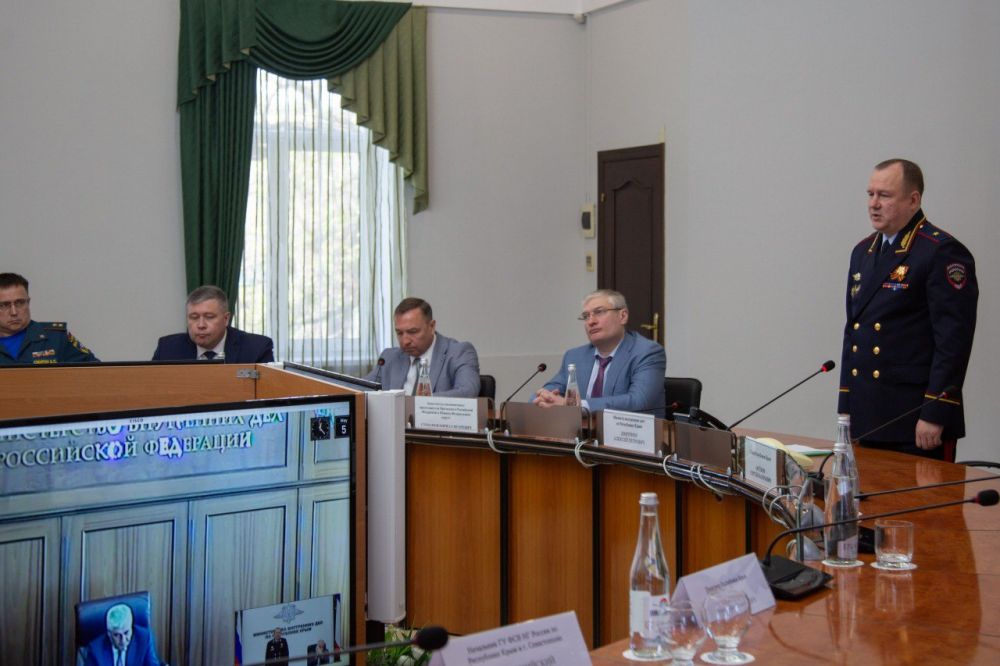 Владимир Колокольцев представил нового Министра внутренних дел по Республике Крым Владимир Колокольцев представил нового Министра внутренних дел по Республике Крым