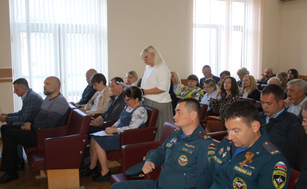 Вопросы жизнеобеспечения Феодосийского округа рассмотрели на аппаратном совещании в Администрации города Вопросы жизнеобеспечения Феодосийского округа рассмотрели на аппаратном совещании в Администрации города