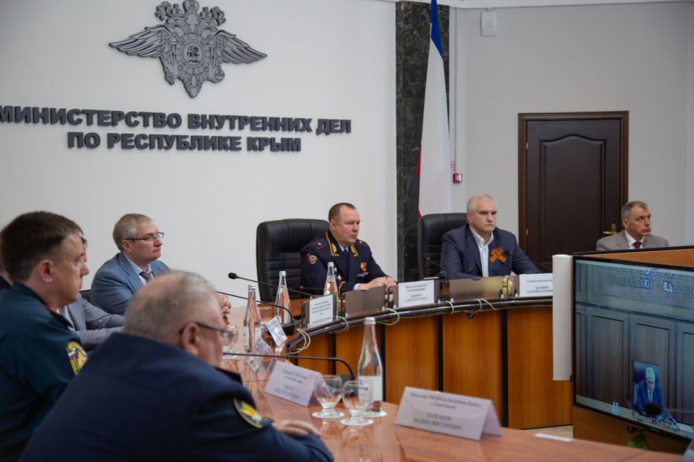 Владимир Колокольцев представил нового Министра внутренних дел по Республике Крым Владимир Колокольцев представил нового Министра внутренних дел по Республике Крым