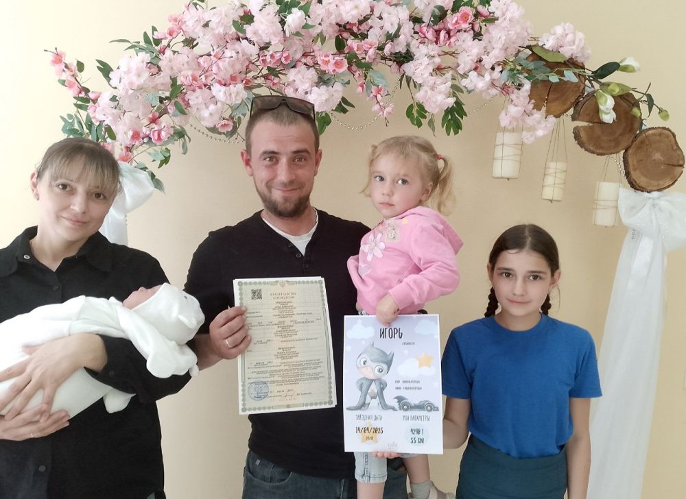 Весна - время пробуждения, когда природа оживает, а сердца людей открываются для новых чувств Весна - время пробуждения, когда природа оживает, а сердца людей открываются для новых чувств