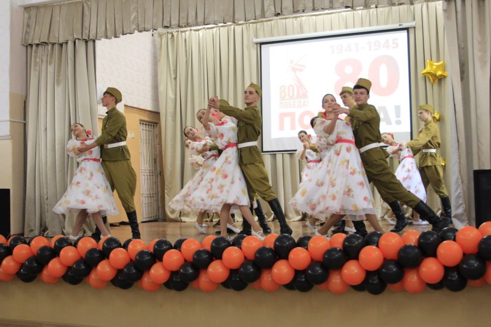 В Симферополе состоялся гала-концерт муниципального фестиваля народного творчества «Салют Победы», посвящённого 80-й годовщине Победы в Великой Отечественной войне 1941–1945 годов В Симферополе состоялся гала-концерт муниципального фестиваля народного творчества «Салют Победы», посвящённого 80-й годовщине Победы в Великой Отечественной войне 1941–1945 годов