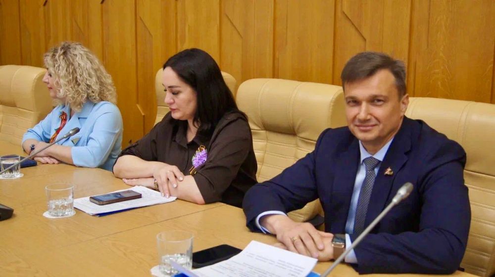 Константин Шимановский: Насыщенный понедельник в Государственном Совете Республики Крым! Встречу с главами муниципалитетов провела Сопредседатель Всероссийской ассоциации развития местного самоуправления Галина Викторовна... Константин Шимановский: Насыщенный понедельник в Государственном Совете Республики Крым! Встречу с главами муниципалитетов провела Сопредседатель Всероссийской ассоциации развития местного самоуправления Галина Викторовна...