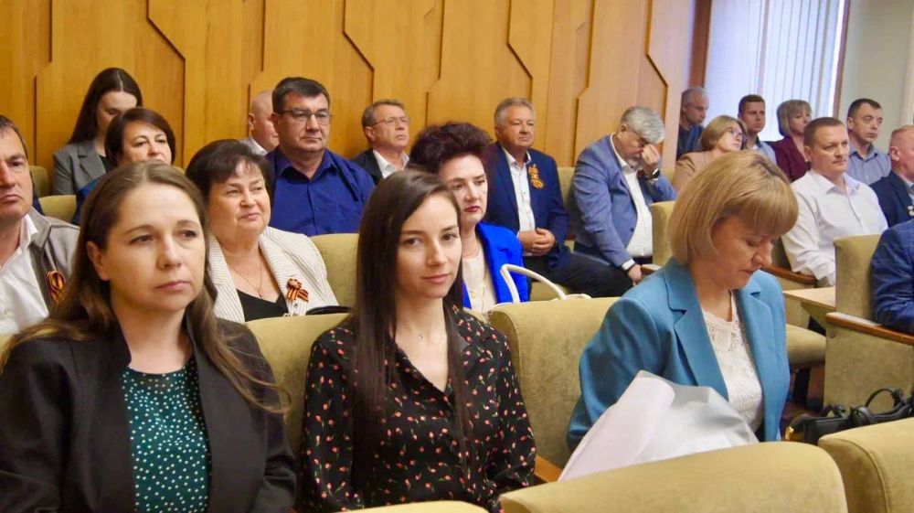 Константин Шимановский: Насыщенный понедельник в Государственном Совете Республики Крым! Встречу с главами муниципалитетов провела Сопредседатель Всероссийской ассоциации развития местного самоуправления Галина Викторовна... Константин Шимановский: Насыщенный понедельник в Государственном Совете Республики Крым! Встречу с главами муниципалитетов провела Сопредседатель Всероссийской ассоциации развития местного самоуправления Галина Викторовна...