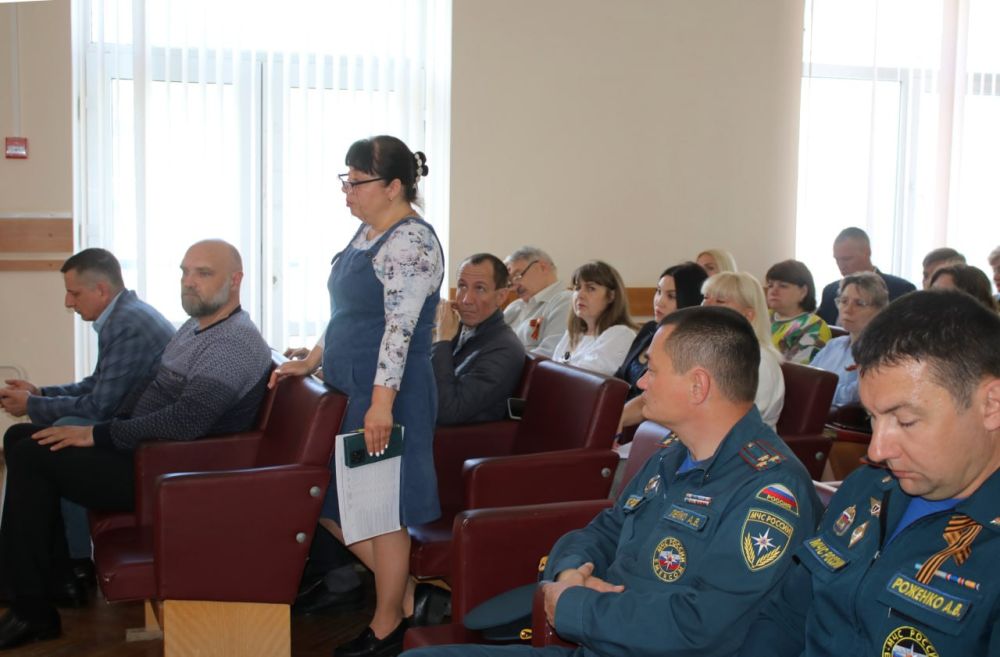 Вопросы жизнеобеспечения Феодосийского округа рассмотрели на аппаратном совещании в Администрации города Вопросы жизнеобеспечения Феодосийского округа рассмотрели на аппаратном совещании в Администрации города