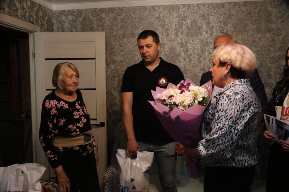 Ольга Урайкина: Далее совместно с депутатом Государственного Совета Республики Крым Василием Рогатиным, главой Бахчисарайского городского совета Ольгой Кулинченко, депутатами Бахчисарайского городского совета Евгением... Ольга Урайкина: Далее совместно с депутатом Государственного Совета Республики Крым Василием Рогатиным, главой Бахчисарайского городского совета Ольгой Кулинченко, депутатами Бахчисарайского городского совета Евгением...